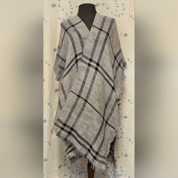 Oversized shawl wrap - Picture 2 of 6